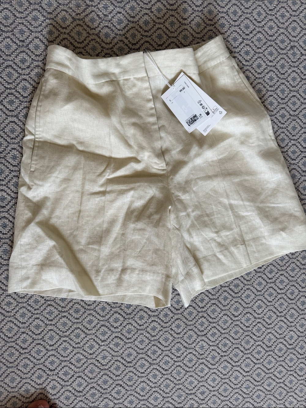 COS Neutral Linen High-Rise Shorts in Light Cream/Ivory - Picture 5 of 7